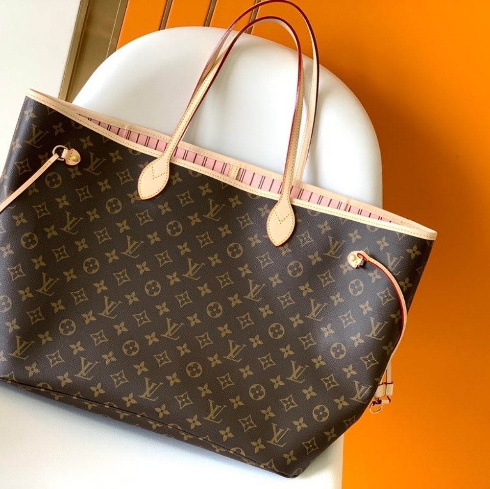 ✨🎊Authentic 💎Louis Vuitton bag